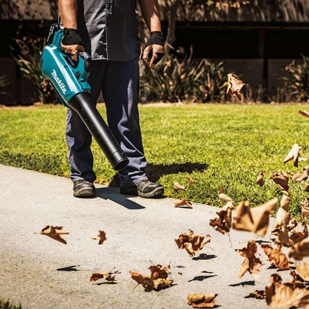Makita DUB184RT High-Performance 18V Brushless Blower Kit – 5.0Ah Battery & Charger