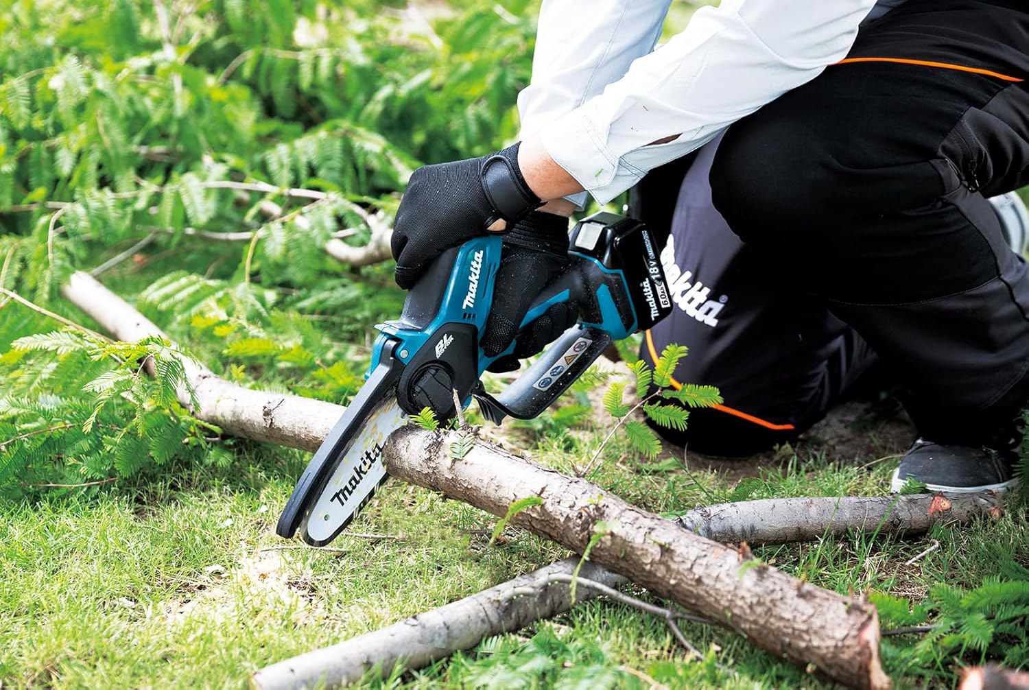Makita DUC150Z 18V Brushless Cordless 150mm Pruning Saw – Body Only (Battery & Charger Sold Separately)